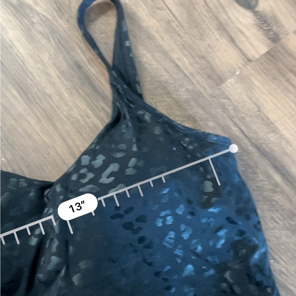 Black leopard print padded sports athletic cropped tank top - Picture 2 of 4